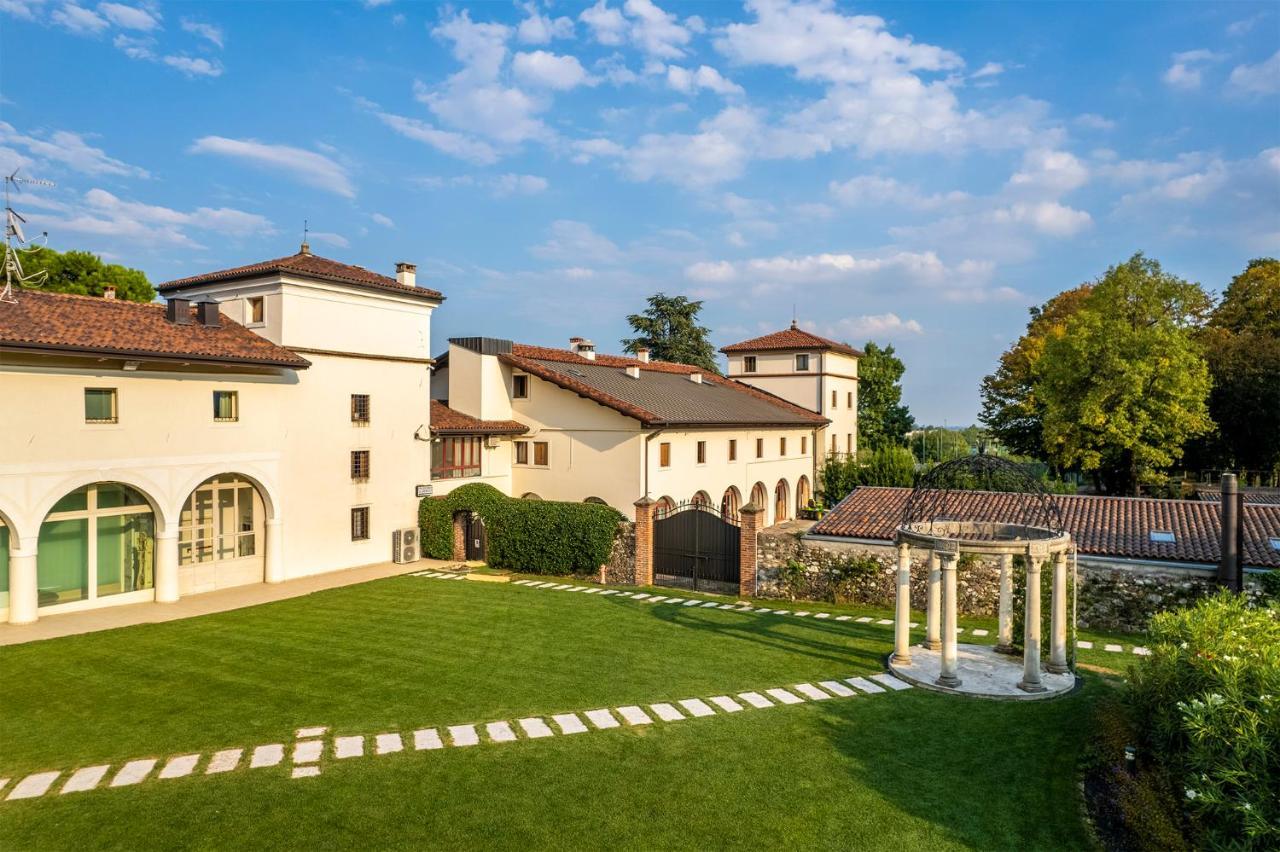 Hotel Villa I Pini Malo  Exterior photo