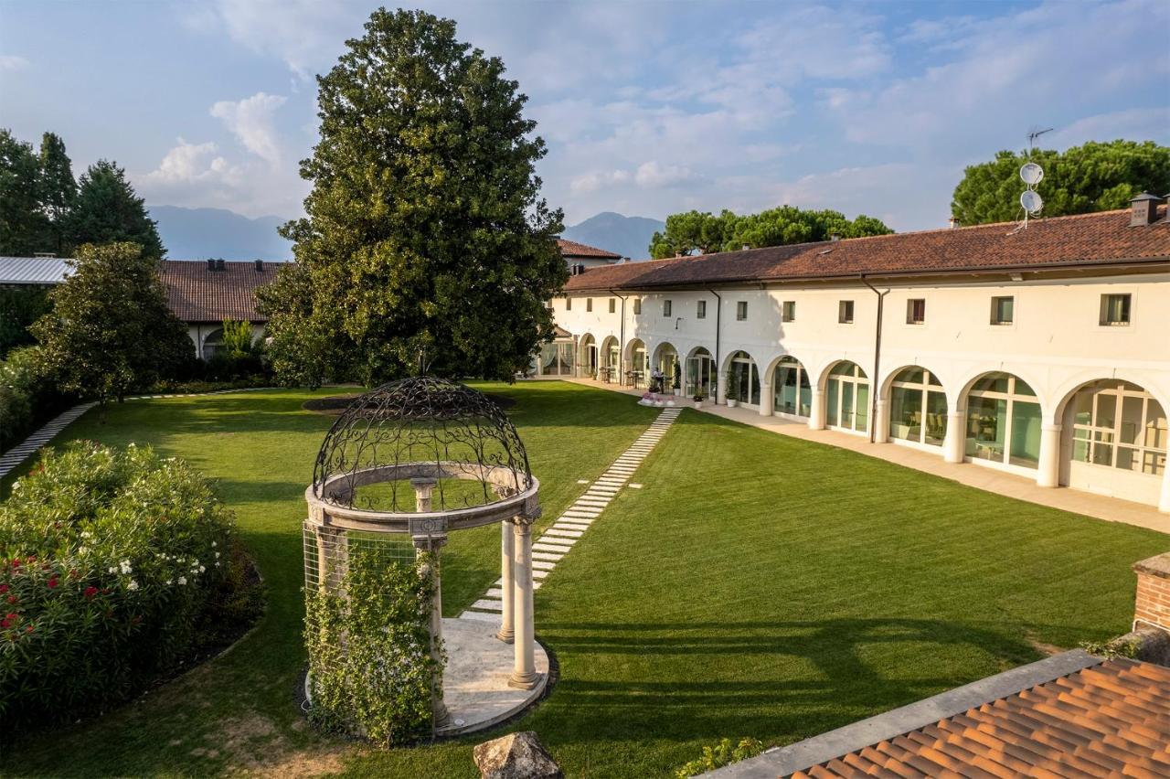 Hotel Villa I Pini Malo  Exterior photo
